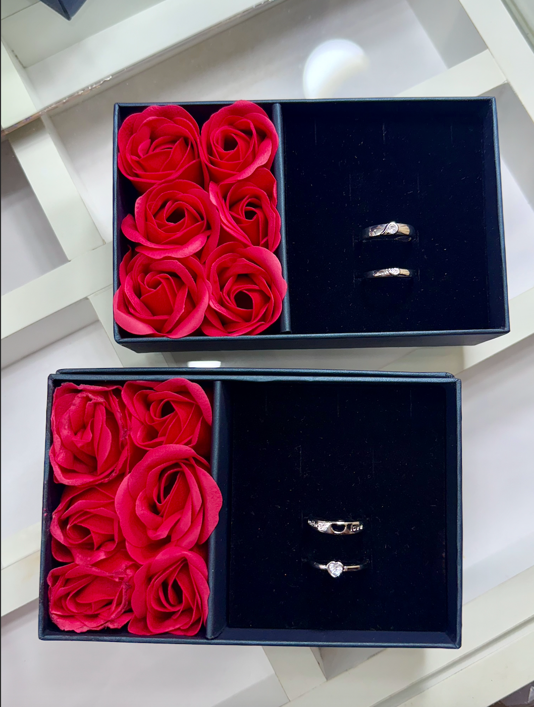 Box 6 rosas eternas + complemento